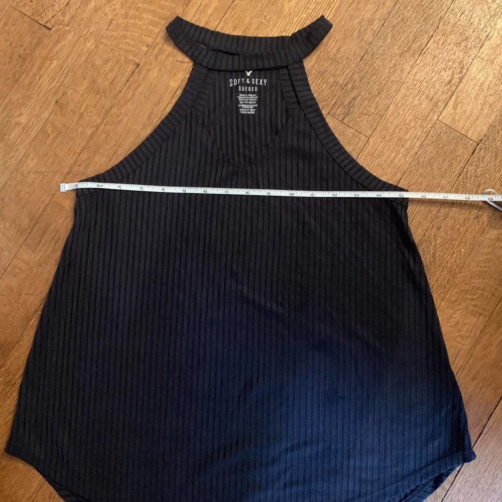 Cutout Style Halter - Picture 4 of 6